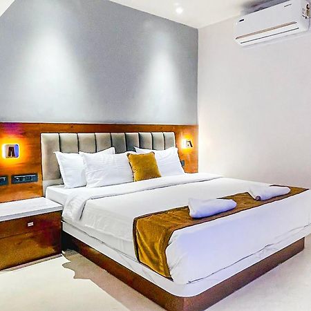 Fabhotel Emersion Residency - High Street Near Laxman Nagar, Baner Púna Exteriér fotografie