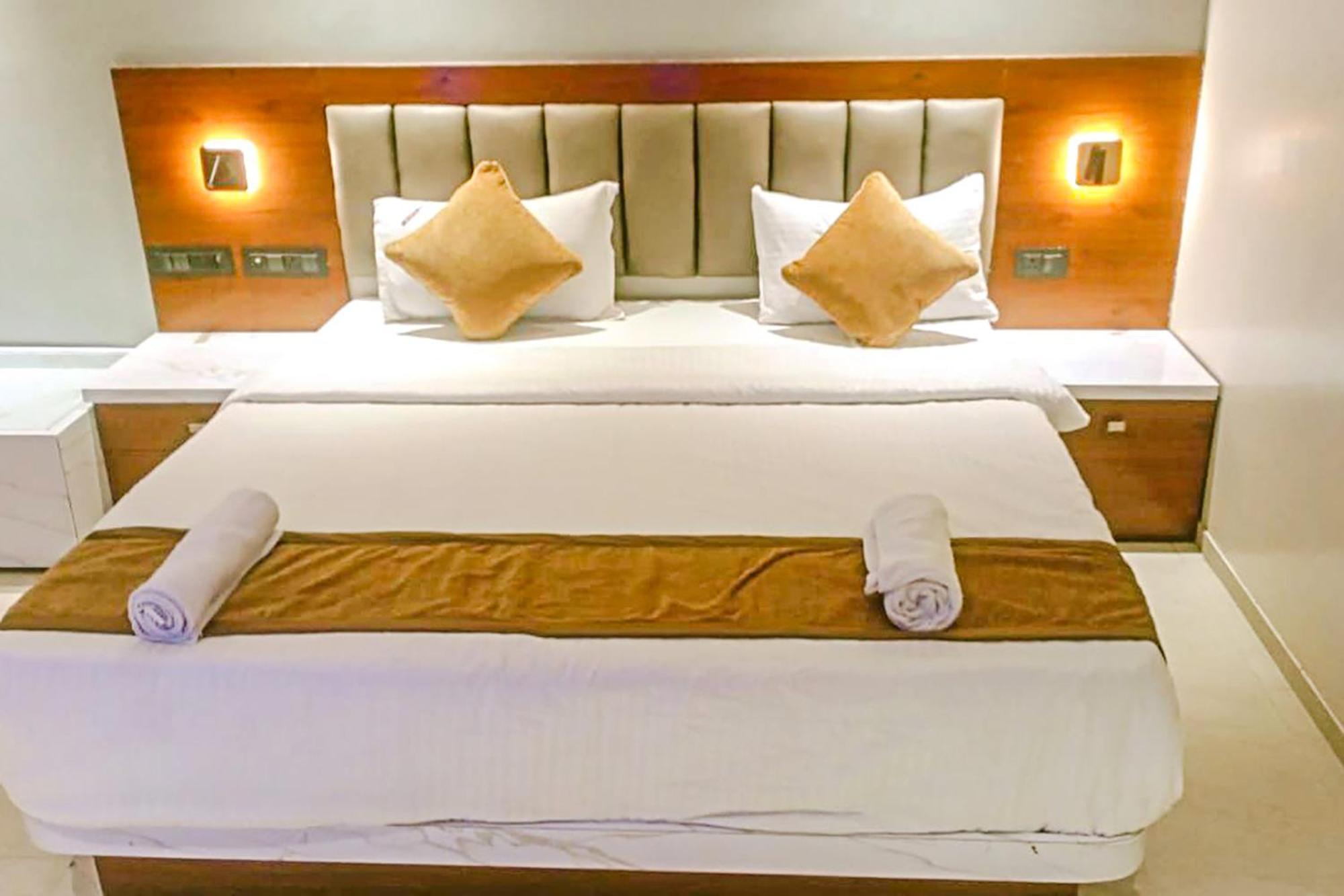 Fabhotel Emersion Residency - High Street Near Laxman Nagar, Baner Púna Exteriér fotografie