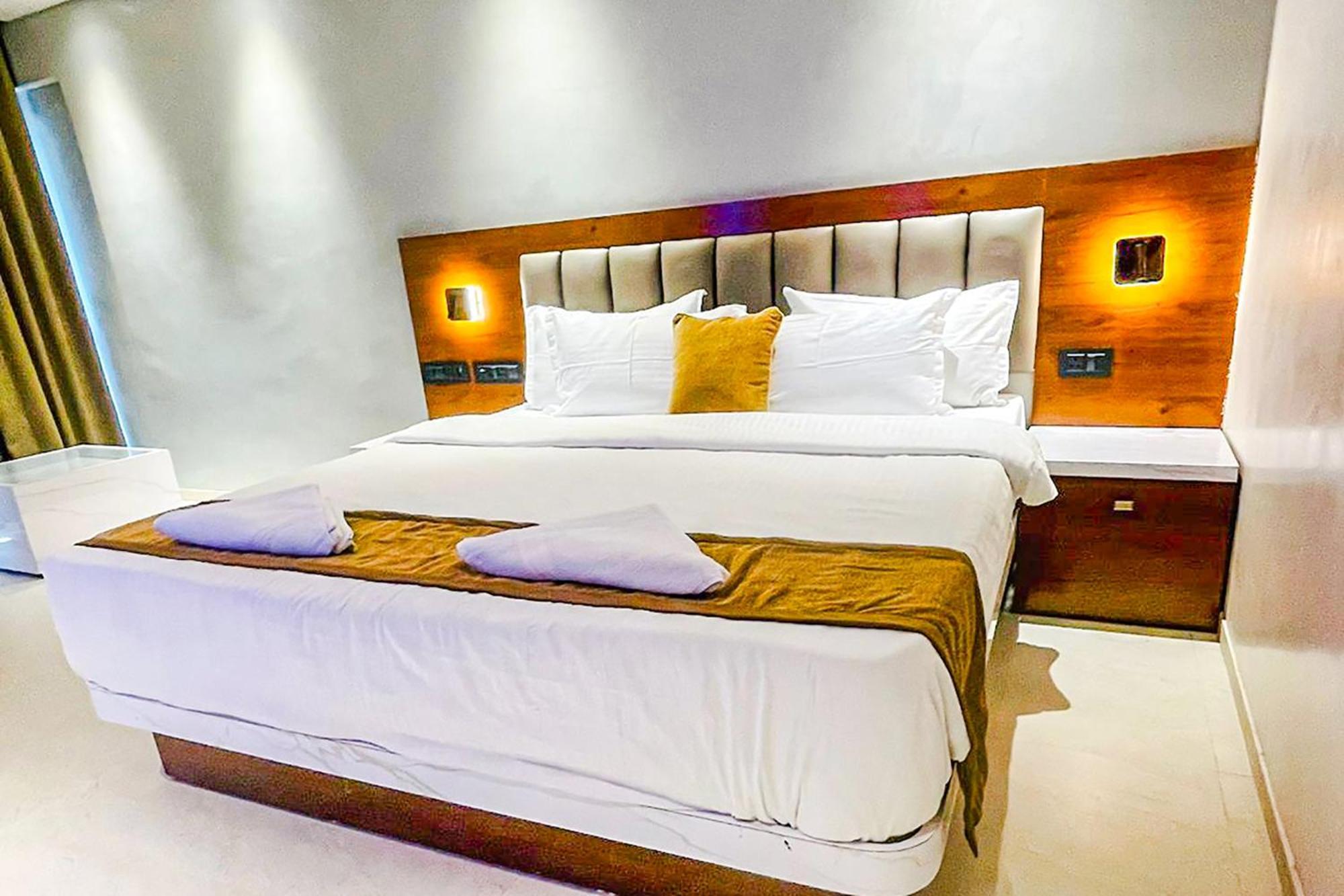 Fabhotel Emersion Residency - High Street Near Laxman Nagar, Baner Púna Exteriér fotografie